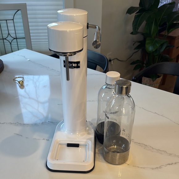 SodaStream White Sparkling Water Maker - Picture 1 of 1